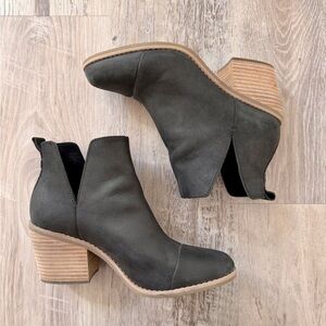 TOMS Women's Black Ankle Booties with Stacked Heel